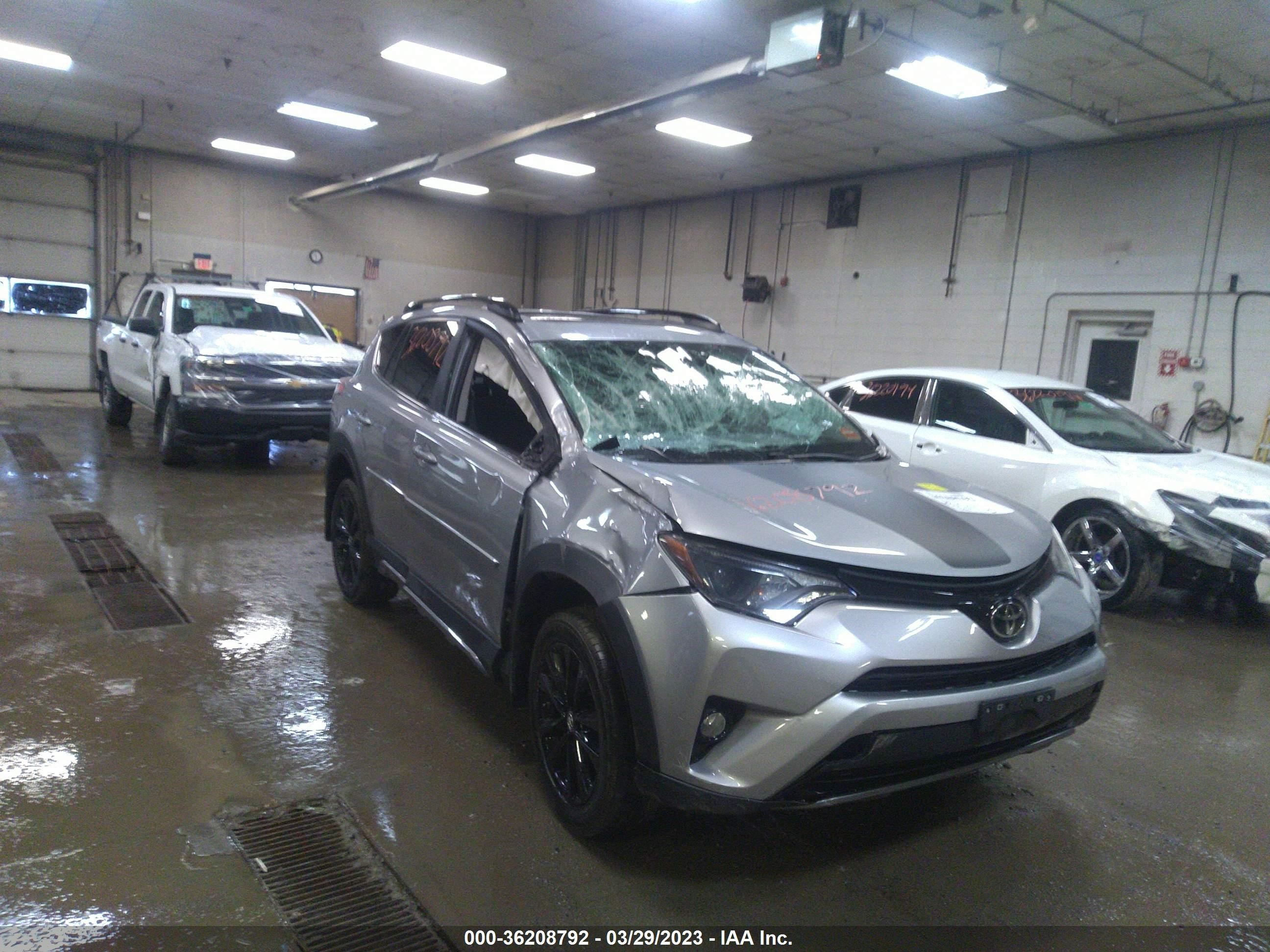 TOYOTA RAV 4 2018 2t3rfrev2jw736787