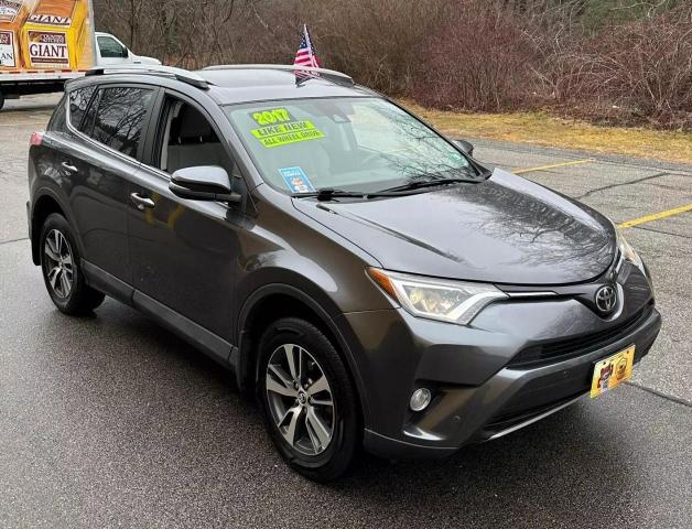 TOYOTA RAV4 XLE 2017 2t3rfrev3hw565672