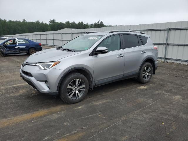 TOYOTA RAV4 XLE 2017 2t3rfrev3hw659020