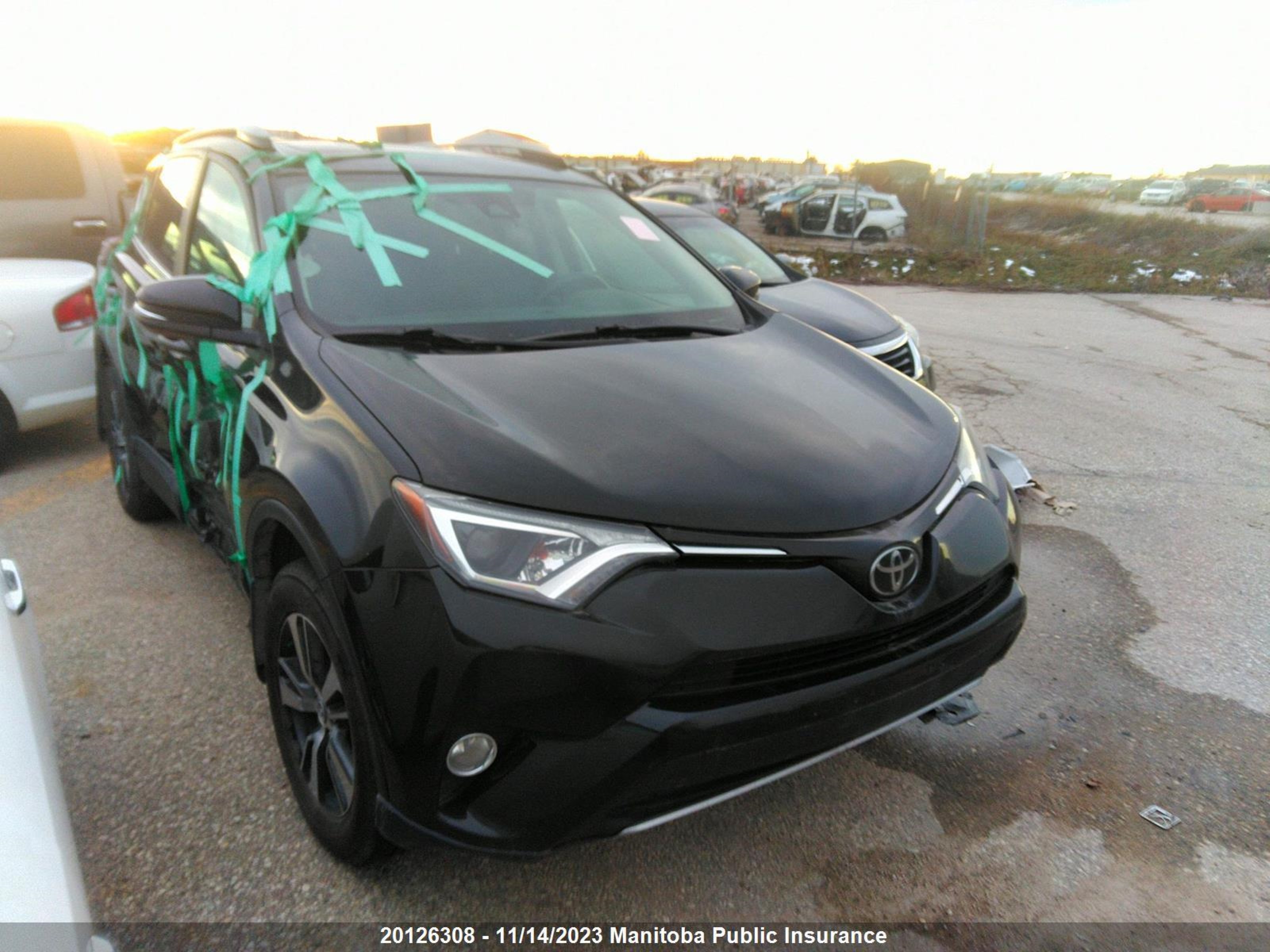 TOYOTA RAV 4 2018 2t3rfrev3jw711235