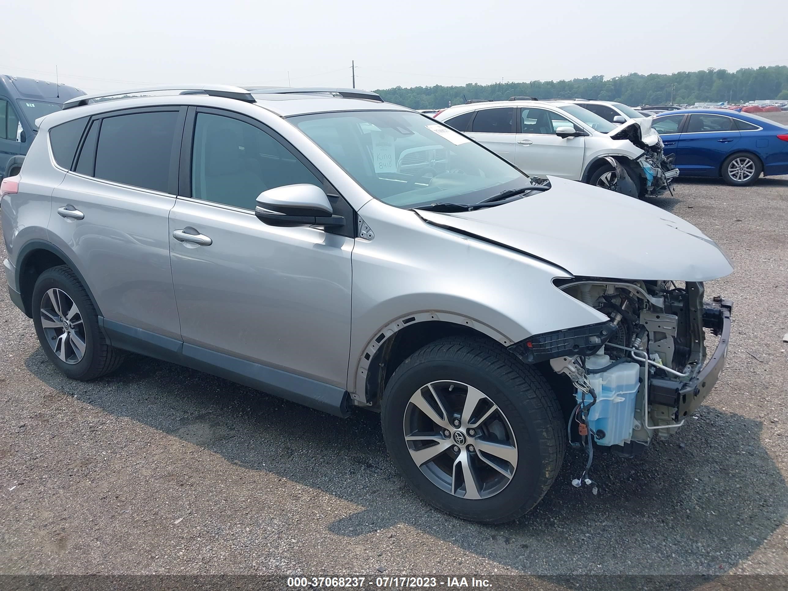 TOYOTA RAV 4 2017 2t3rfrev5hw609087