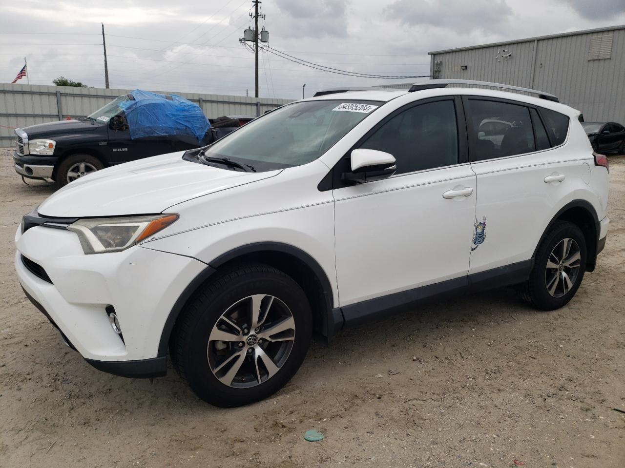 TOYOTA RAV 4 2017 2t3rfrev5hw616301