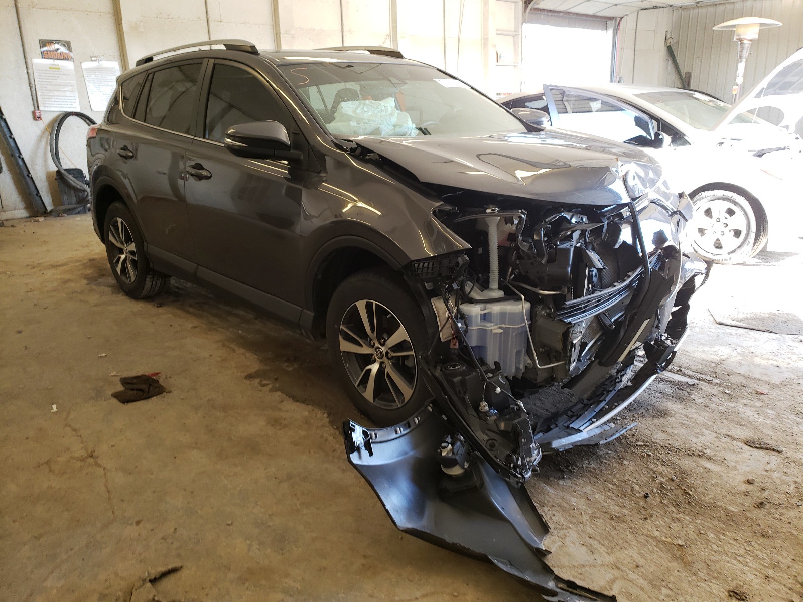 TOYOTA RAV4 ADVEN 2018 2t3rfrev7jw754329