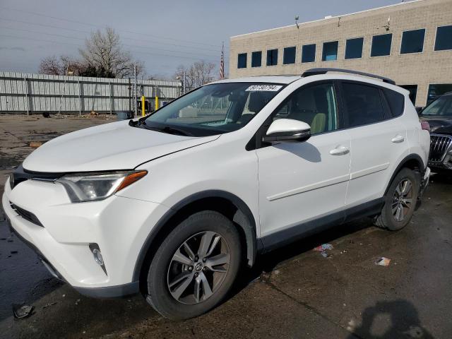 TOYOTA RAV4 XLE 2017 2t3rfrev8hw600772