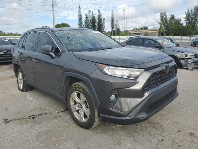 TOYOTA RAV4 XLE 2019 2t3w1rfv0kw022447