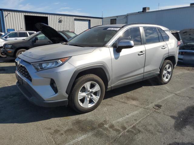 TOYOTA RAV4 XLE 2019 2t3w1rfv1kc013631