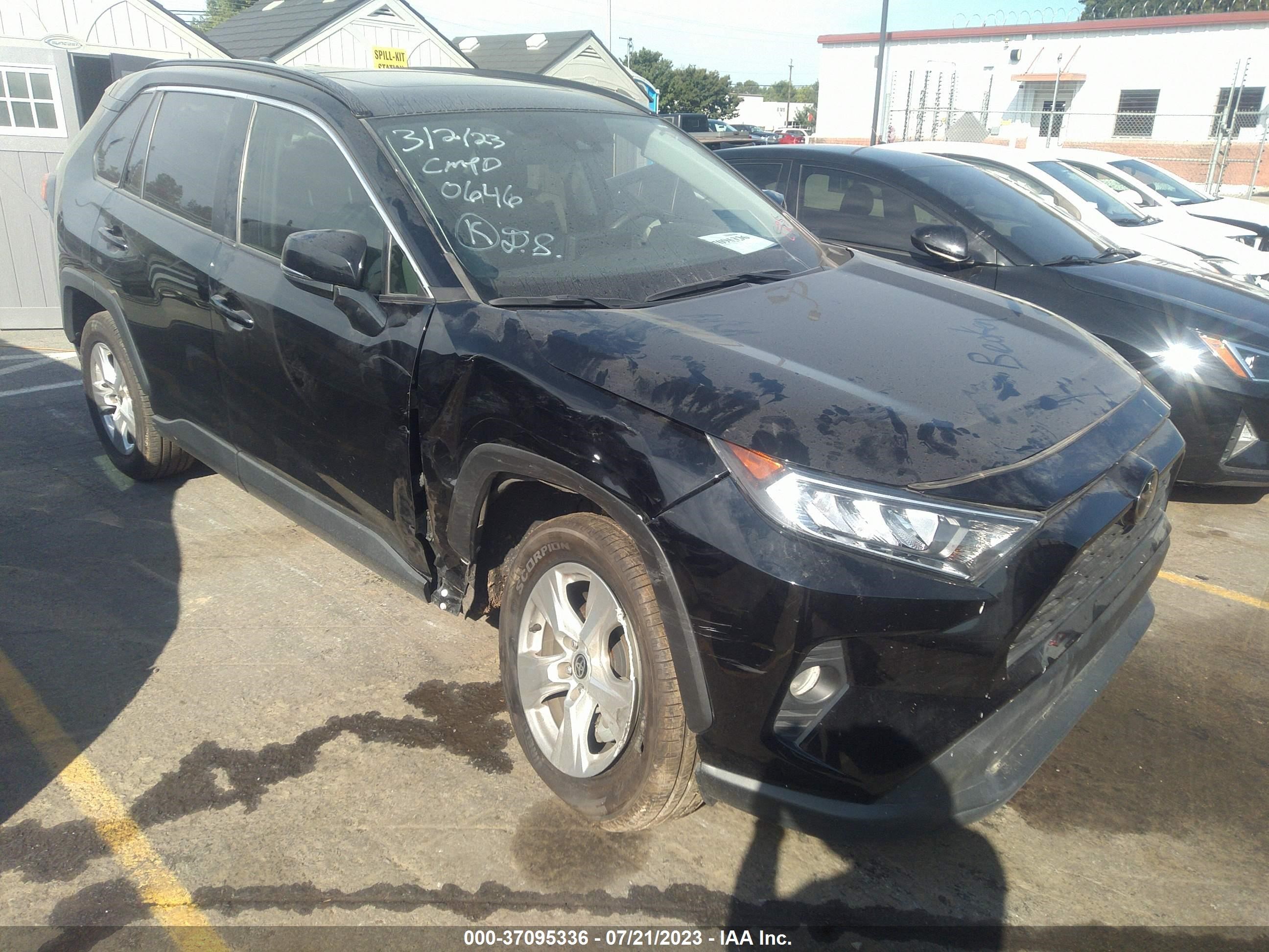 TOYOTA RAV 4 2021 2t3w1rfv2mc110646