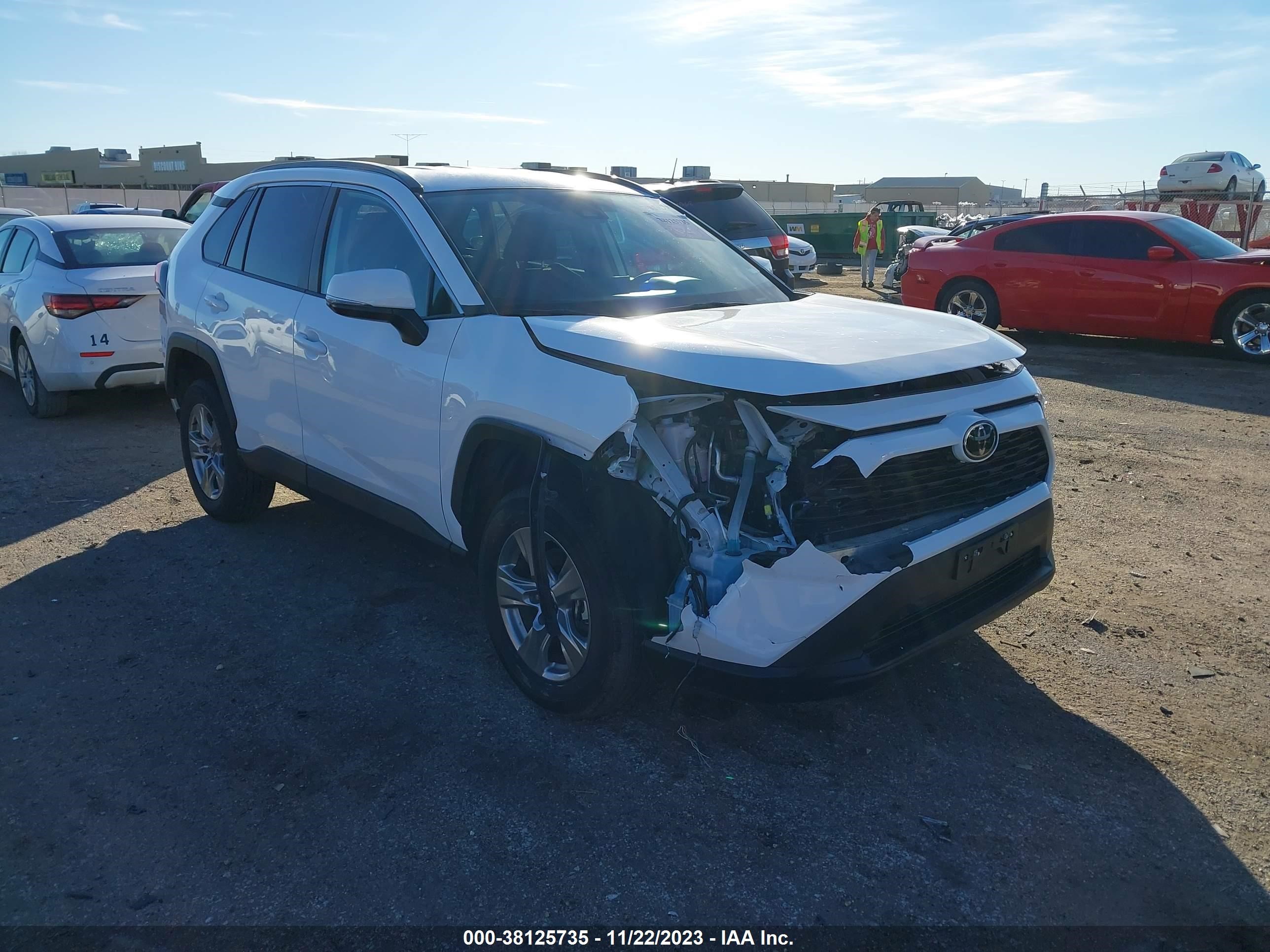 TOYOTA RAV 4 2023 2t3w1rfv3pw274135