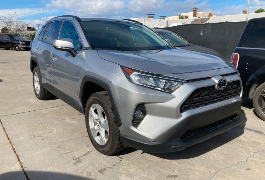 TOYOTA RAV4 XLE 2020 2t3w1rfv4lc055437