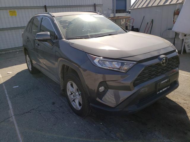 TOYOTA RAV4 XLE 2019 2t3w1rfv7kw024373