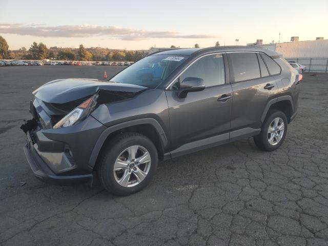 TOYOTA RAV4 XLE 2019 2t3w1rfv9kc024487