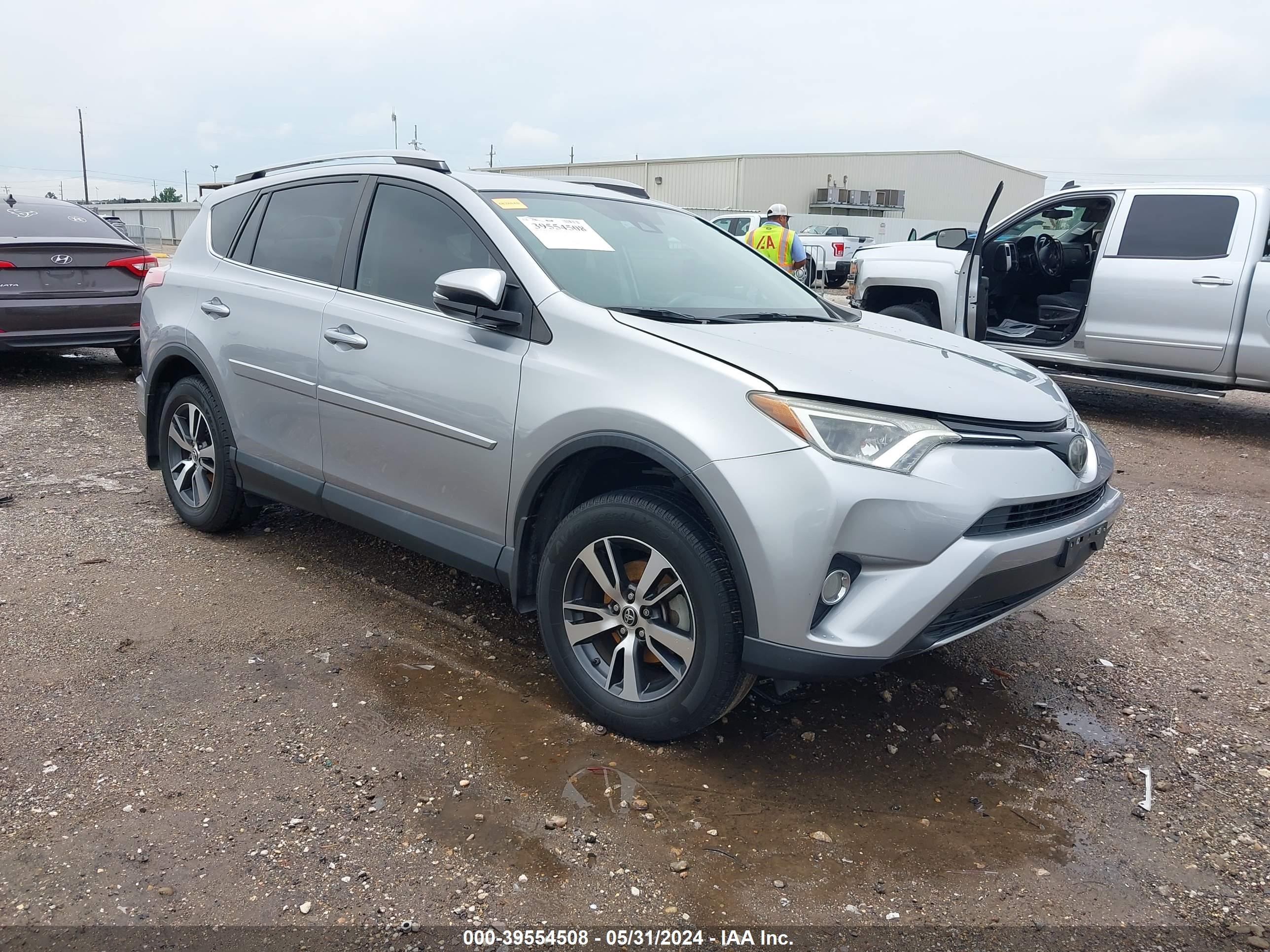 TOYOTA RAV 4 2018 2t3wfrev2jw512888