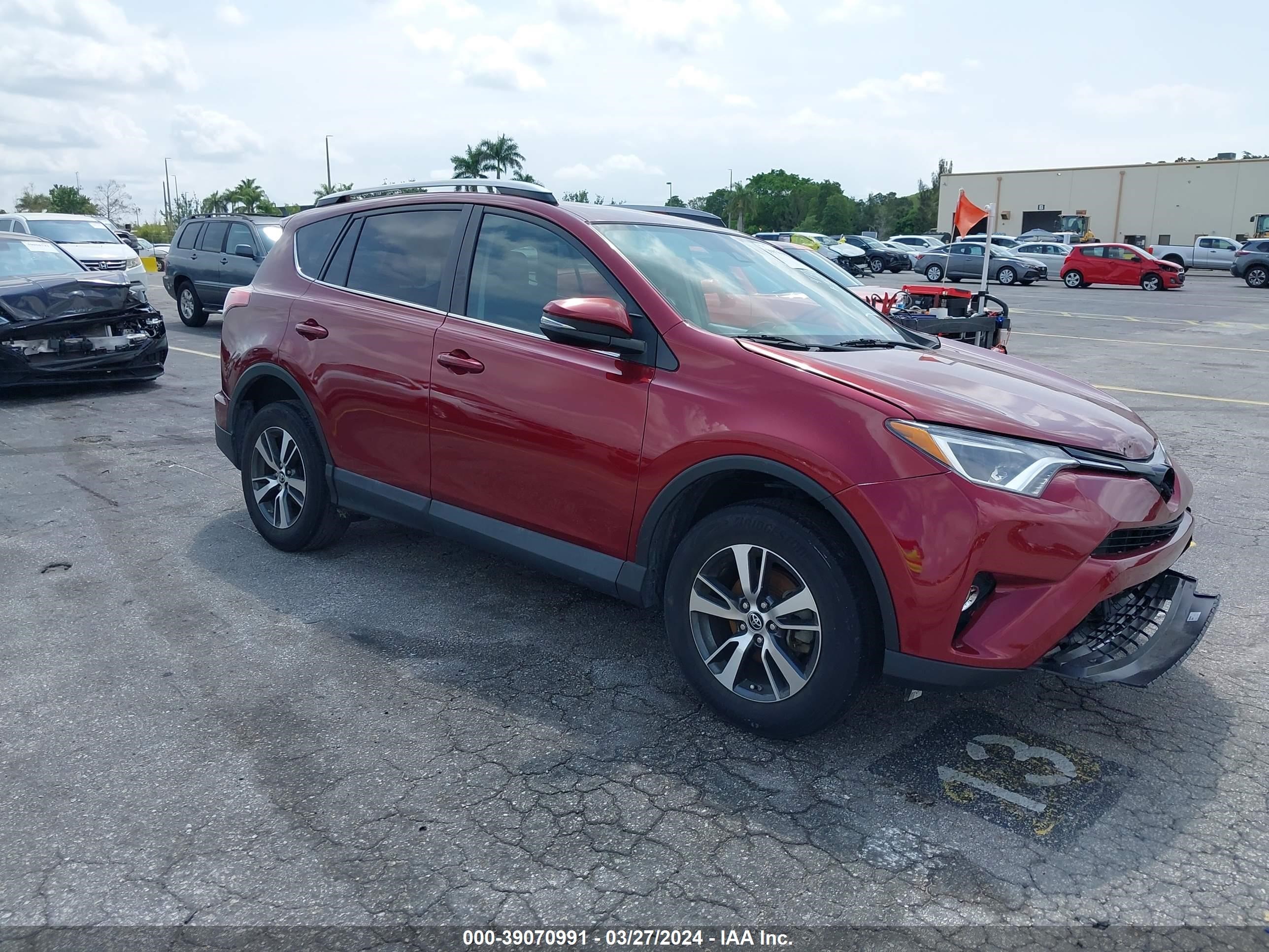 TOYOTA RAV 4 2018 2t3wfrev8jw476625