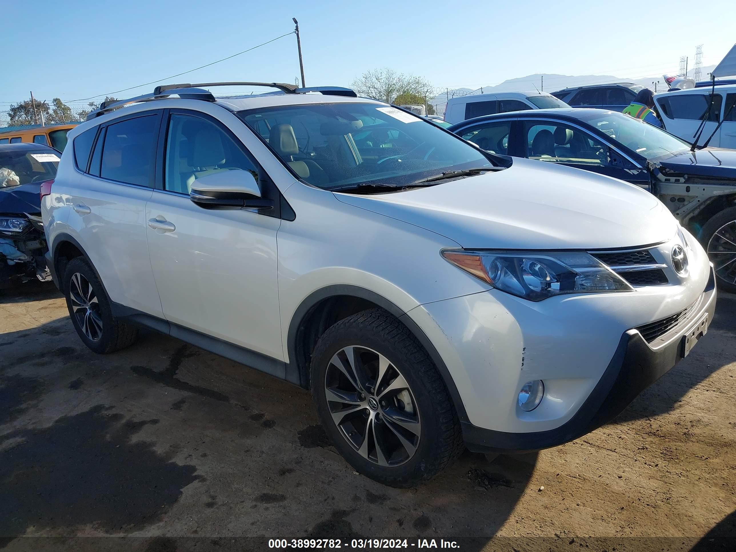 TOYOTA RAV 4 2015 2t3yfrev3fw178032