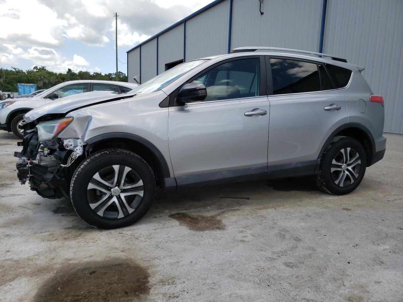 TOYOTA RAV 4 2017 2t3zfrev1hw334074