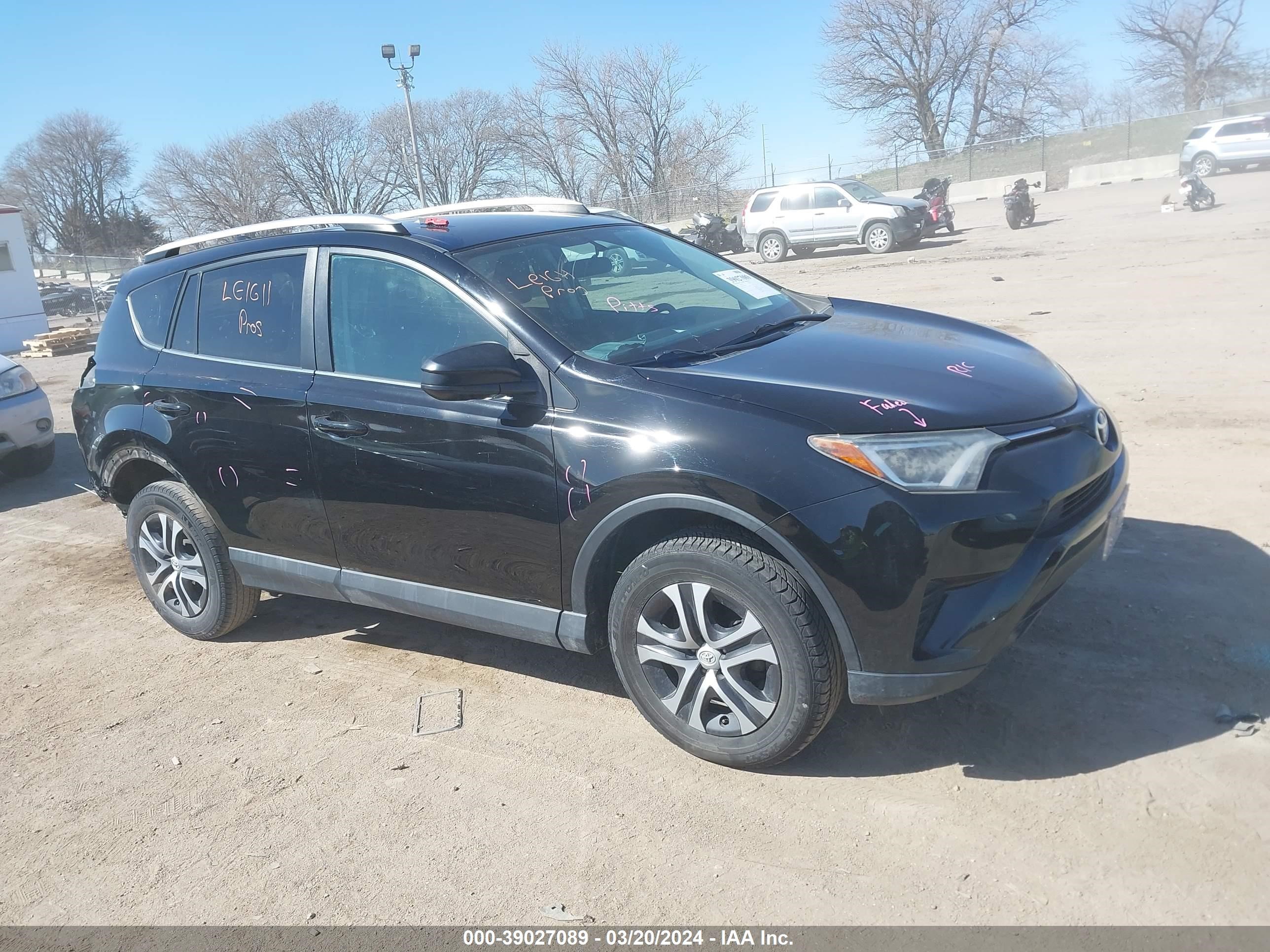 TOYOTA RAV 4 2016 2t3zfrev2gw295395