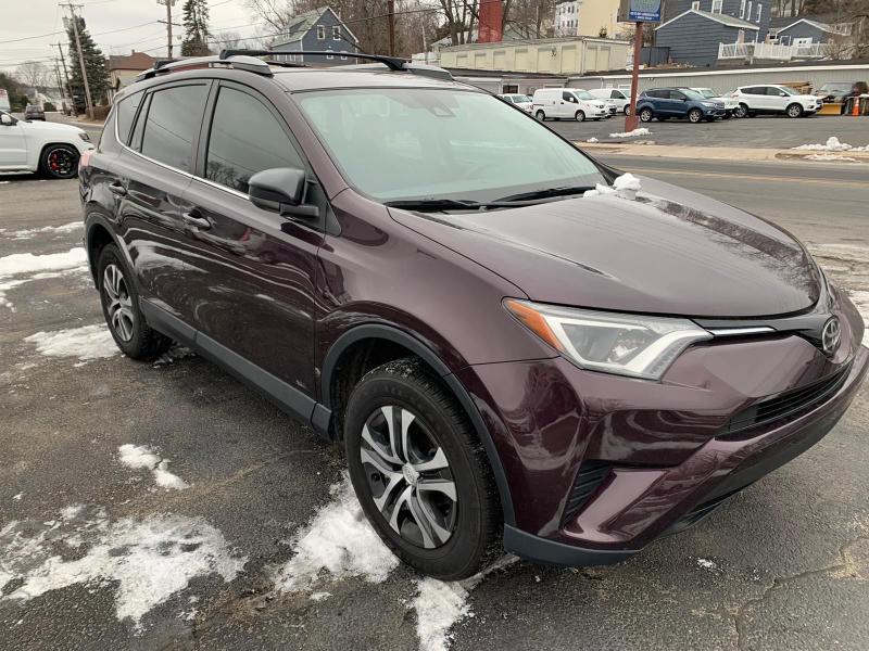 TOYOTA RAV4 LE 2017 2t3zfrev5hw337754