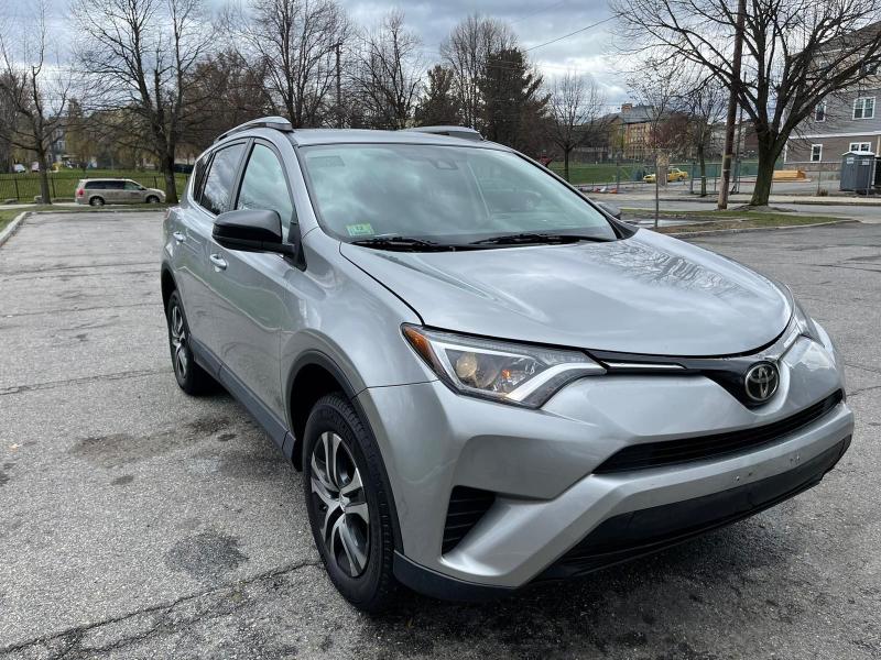 TOYOTA RAV4 LE 2017 2t3zfrev5hw355798