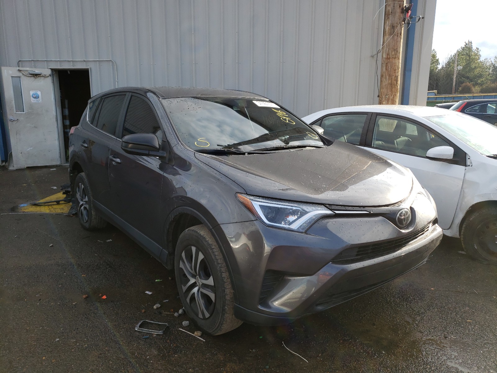 TOYOTA RAV4 LE 2018 2t3zfrev5jw412684