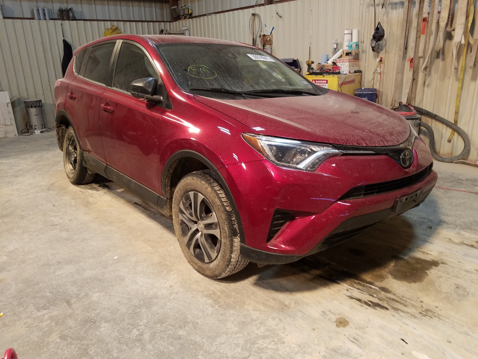 TOYOTA RAV4 LE 2018 2t3zfrev6jw473736