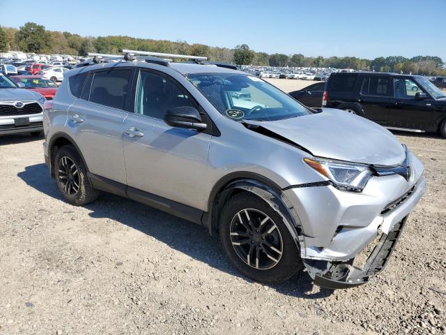 TOYOTA RAV4 LE 2018 2t3zfrev6jw512941