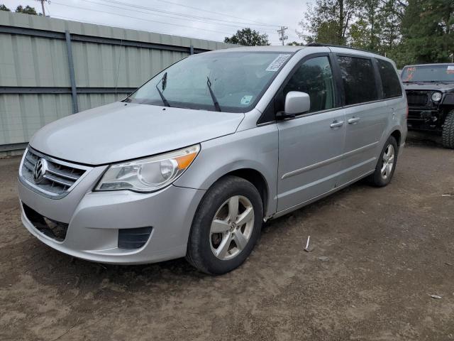 VOLKSWAGEN ROUTAN 2010 2v4rw3d11ar323240