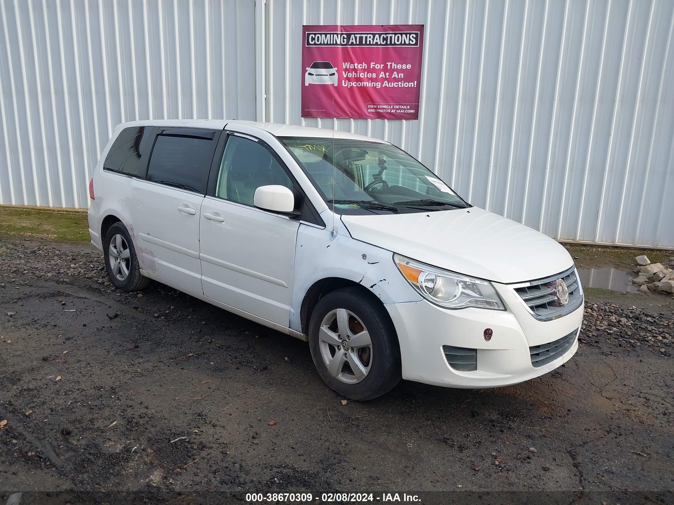 VOLKSWAGEN ROUTAN 2010 2v4rw3d11ar407350