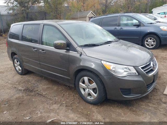 VOLKSWAGEN ROUTAN 2010 2v4rw3d15ar230866