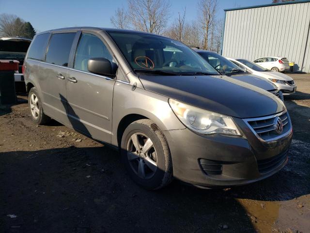 VOLKSWAGEN ROUTAN SE 2010 2v4rw3d18ar295100