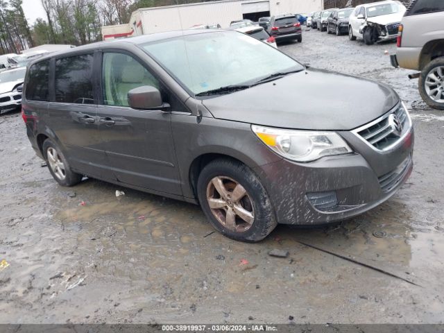 VOLKSWAGEN ROUTAN 2010 2v4rw3d1xar388488