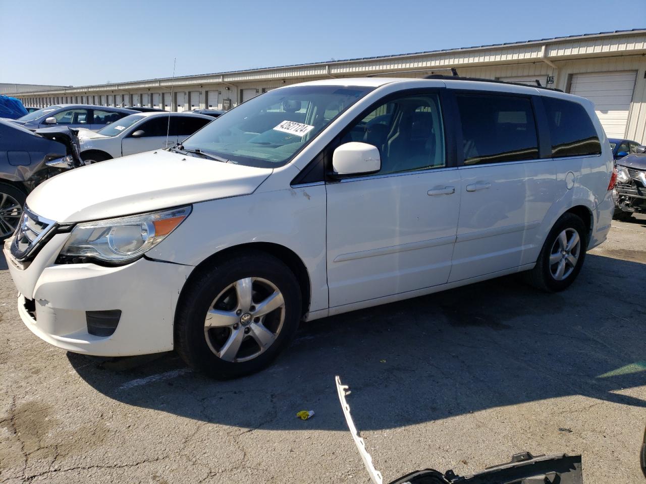 VOLKSWAGEN ROUTAN 2011 2v4rw3dg3br634268