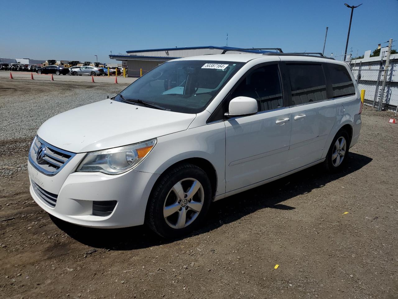 VOLKSWAGEN ROUTAN 2011 2v4rw3dg4br739899