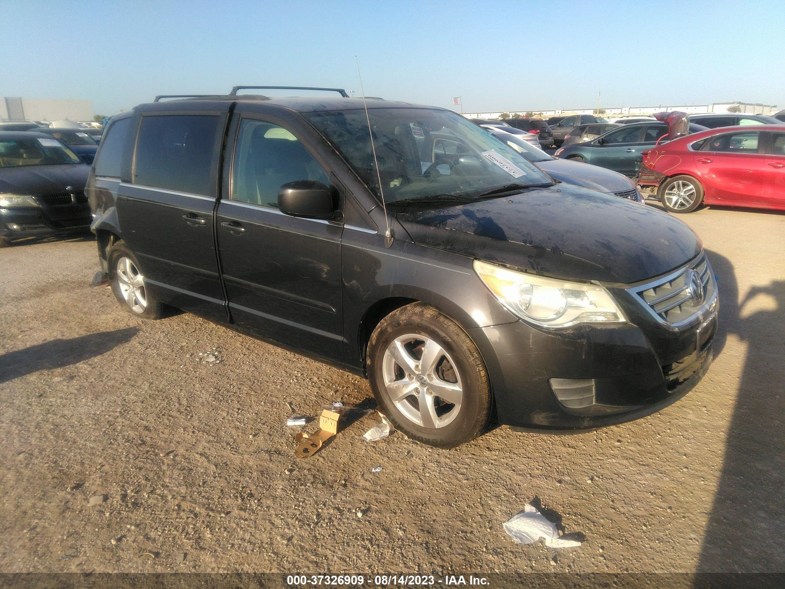 VOLKSWAGEN ROUTAN 2011 2v4rw3dgxbr717583