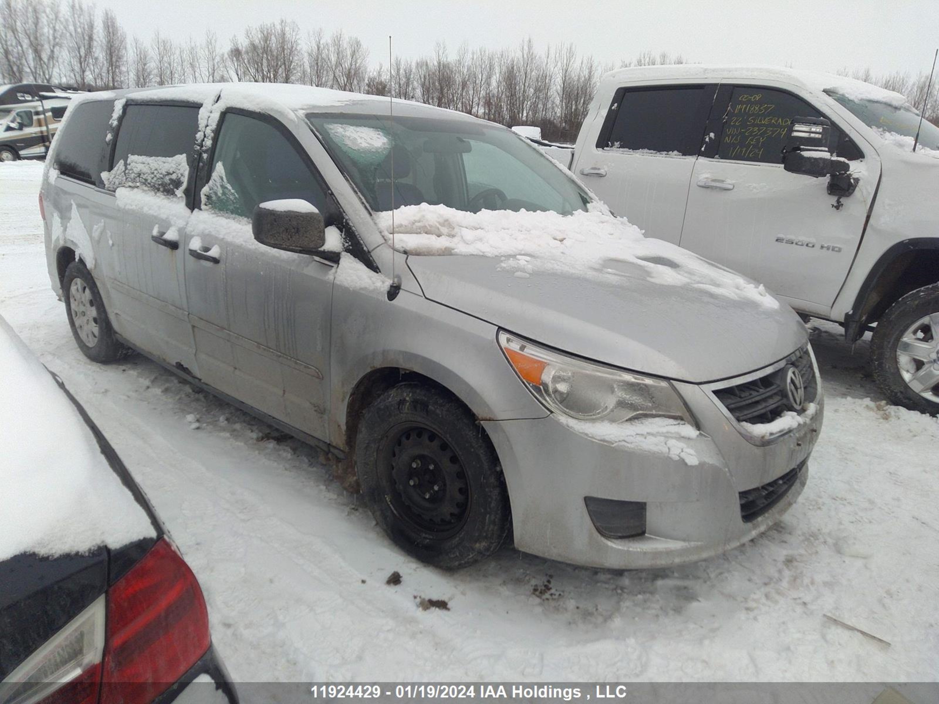 VOLKSWAGEN ROUTAN 2011 2v4rw4dg0br659490