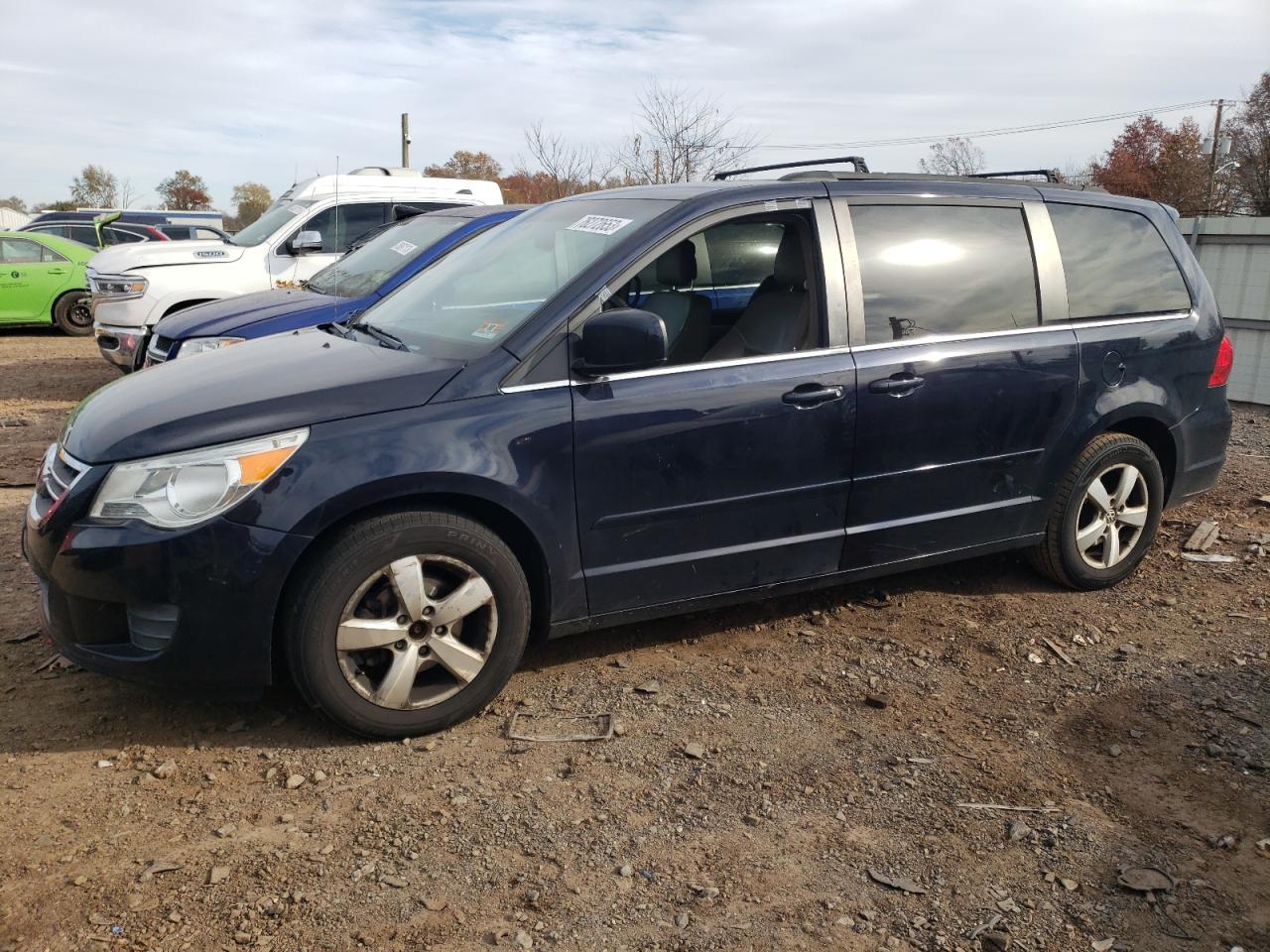 VOLKSWAGEN ROUTAN 2011 2v4rw5dg7br643082