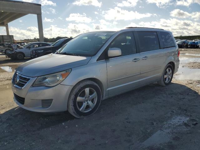 VOLKSWAGEN ROUTAN 2011 2v4rw5dg9br658425