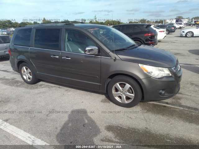 VOLKSWAGEN ROUTAN 2010 2v4rw6dx5ar295707