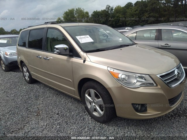 VOLKSWAGEN ROUTAN 2010 2v4rw6dx6ar406958