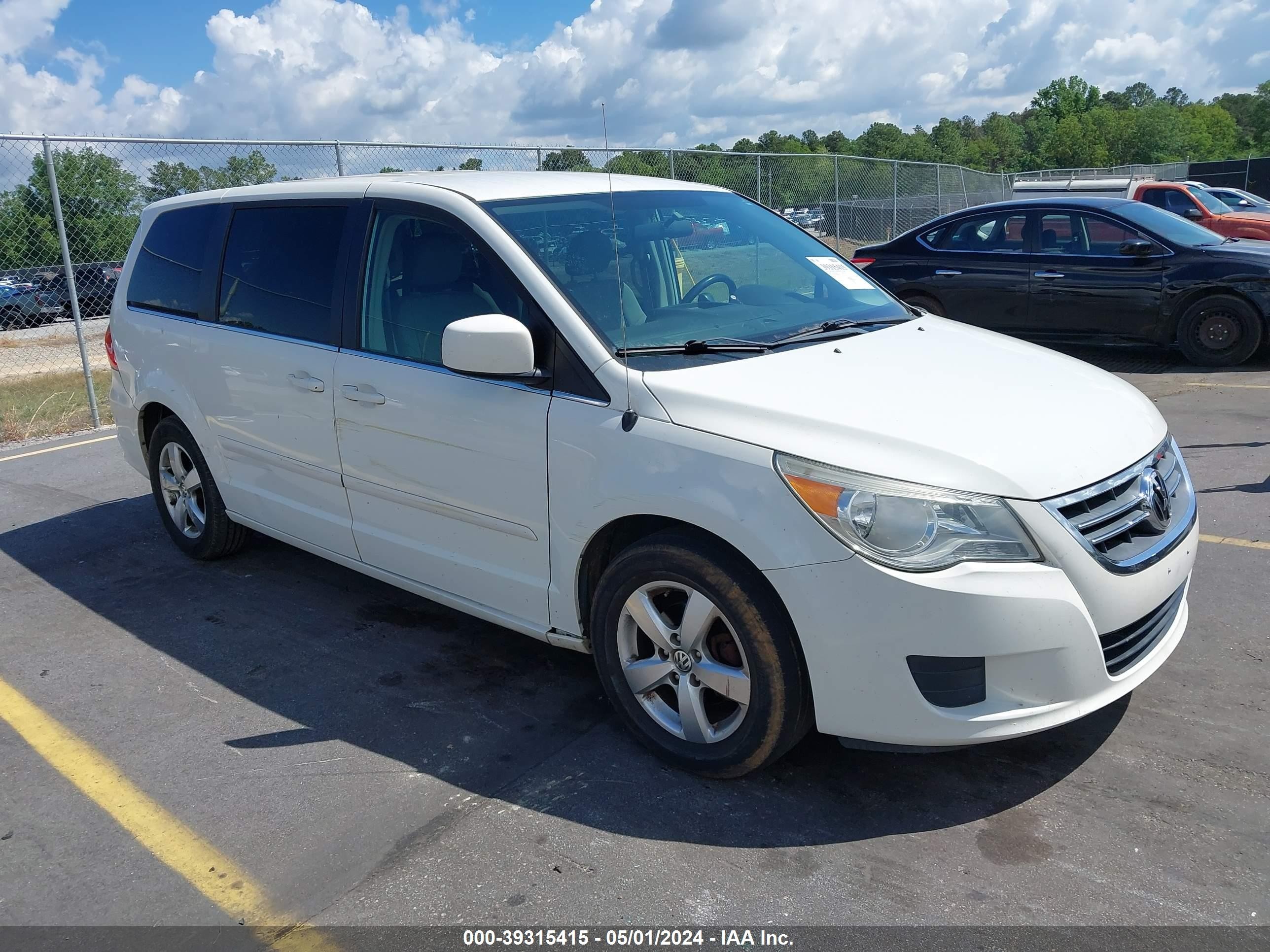 VOLKSWAGEN ROUTAN 2009 2v8hw34139r544845