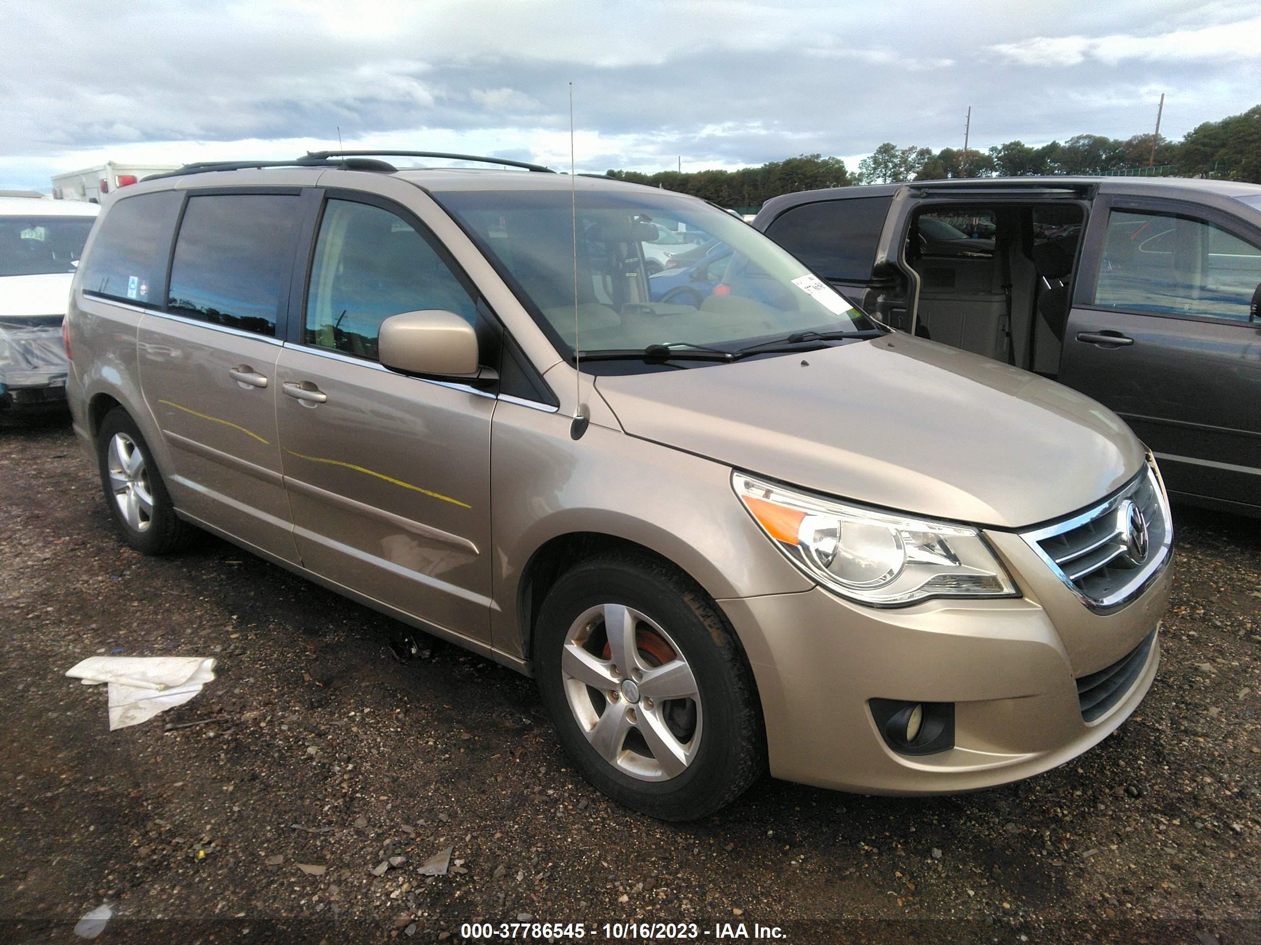 VOLKSWAGEN ROUTAN 2009 2v8hw34149r518108