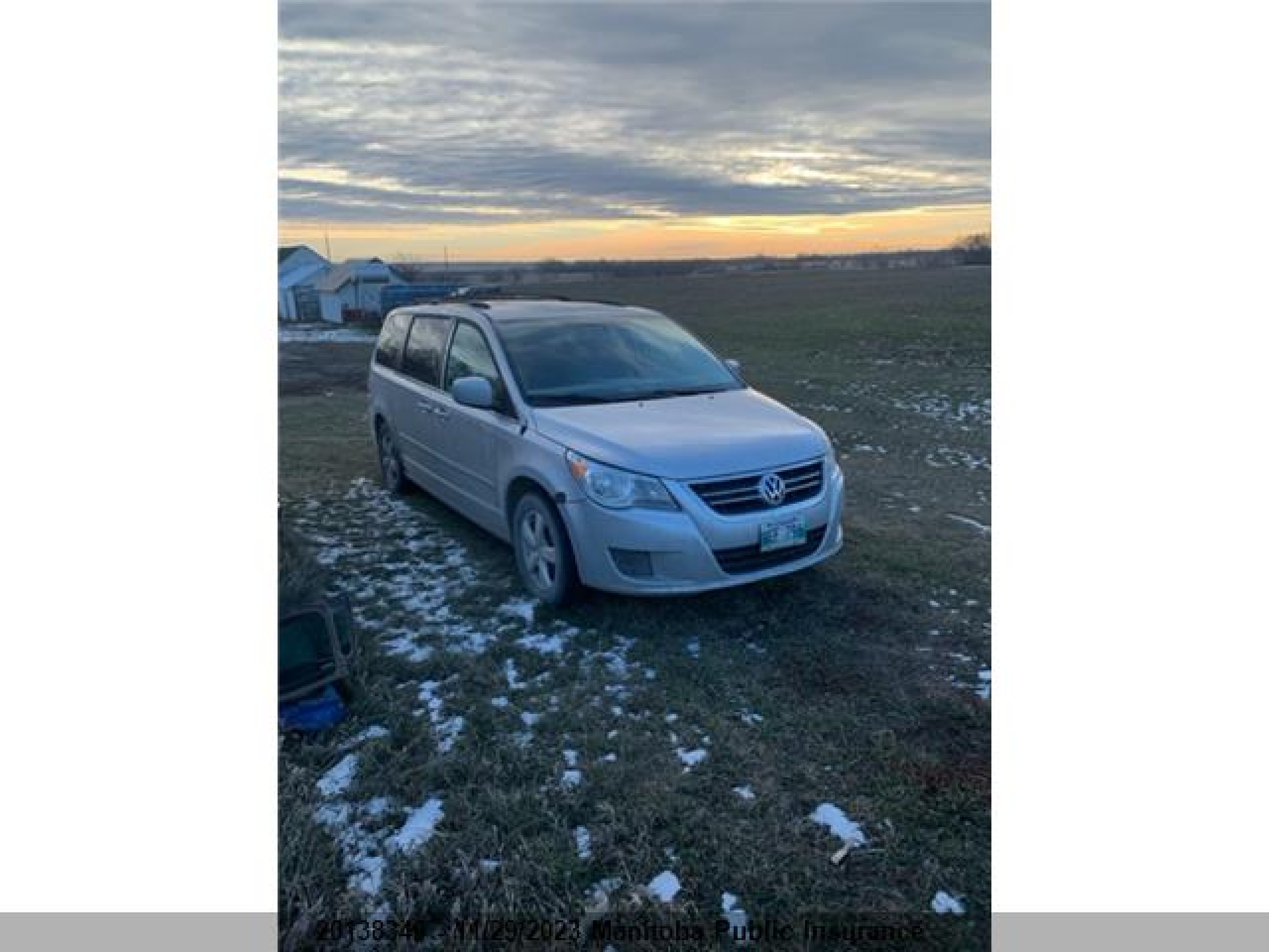 VOLKSWAGEN ROUTAN 2009 2v8hw34x59r610087