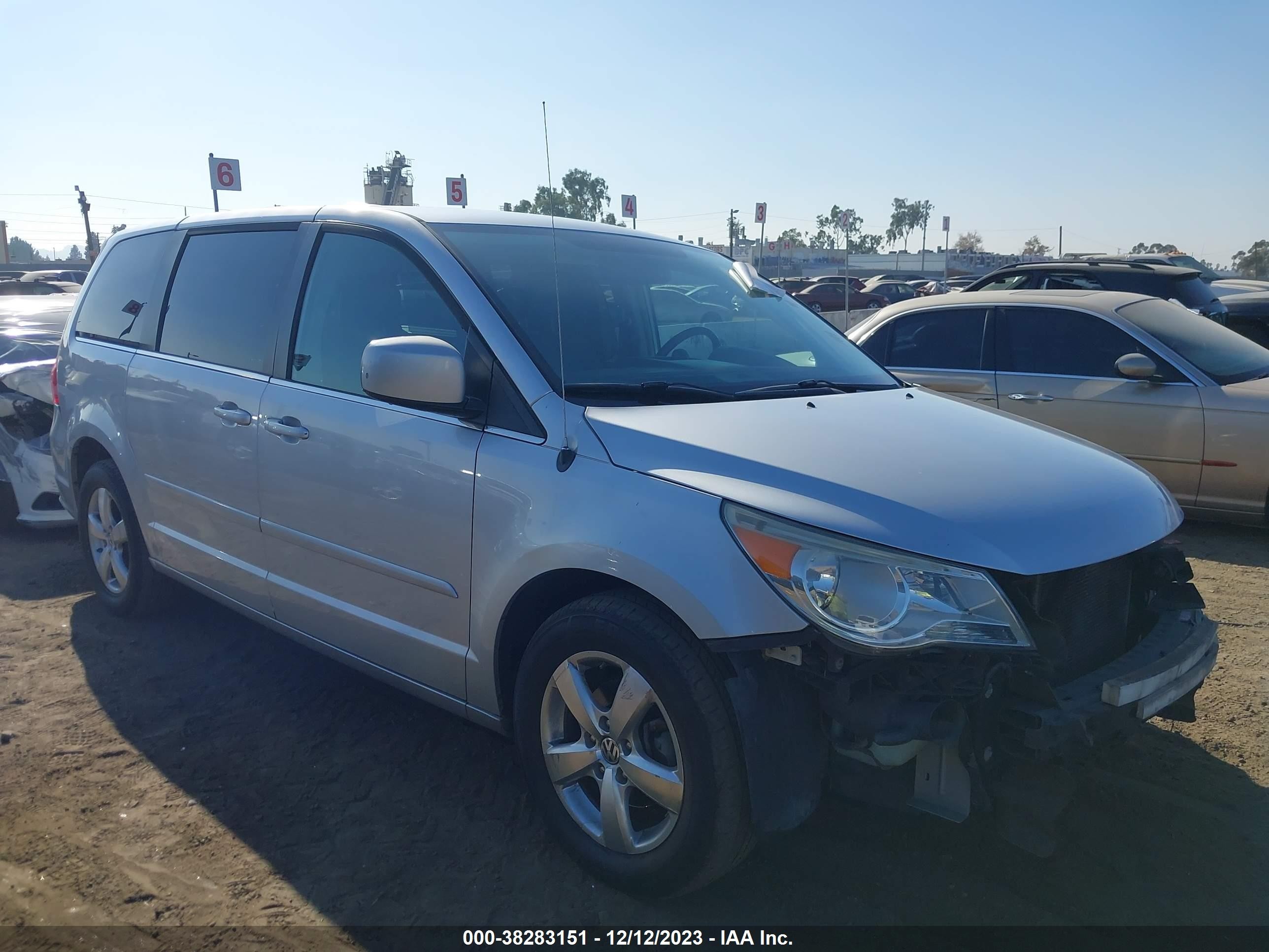 VOLKSWAGEN ROUTAN 2009 2v8hw54x29r517717