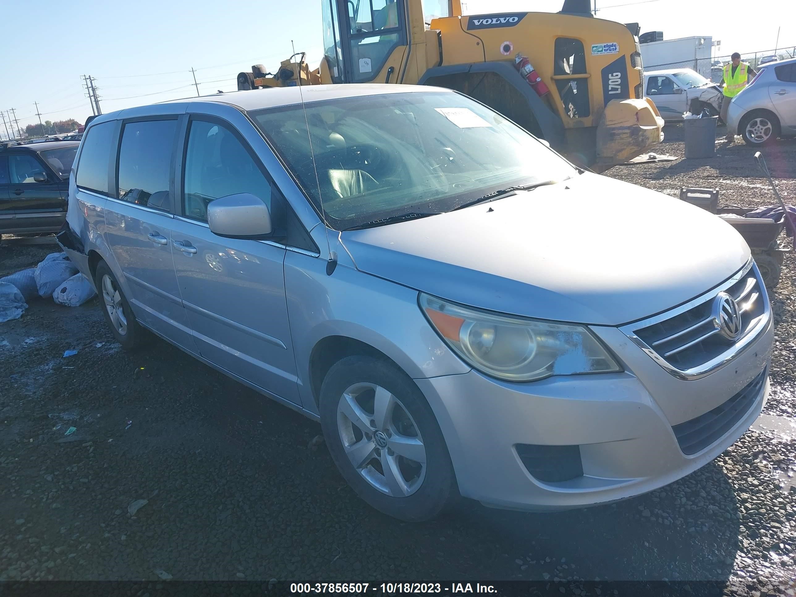 VOLKSWAGEN ROUTAN 2009 2v8hw54x49r517721