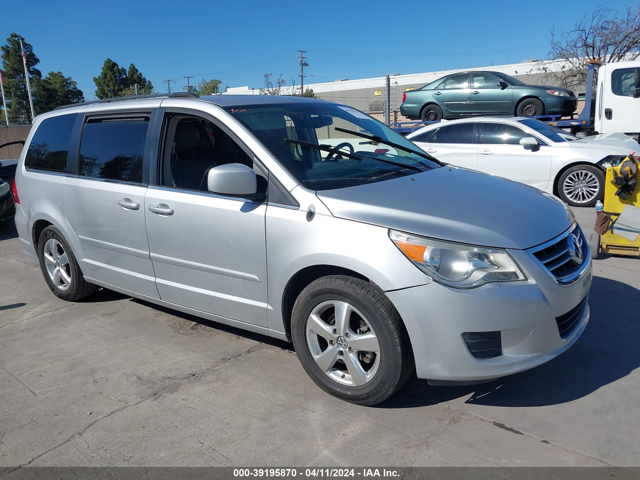 VOLKSWAGEN ROUTAN 2009 2v8hw54x79r608367