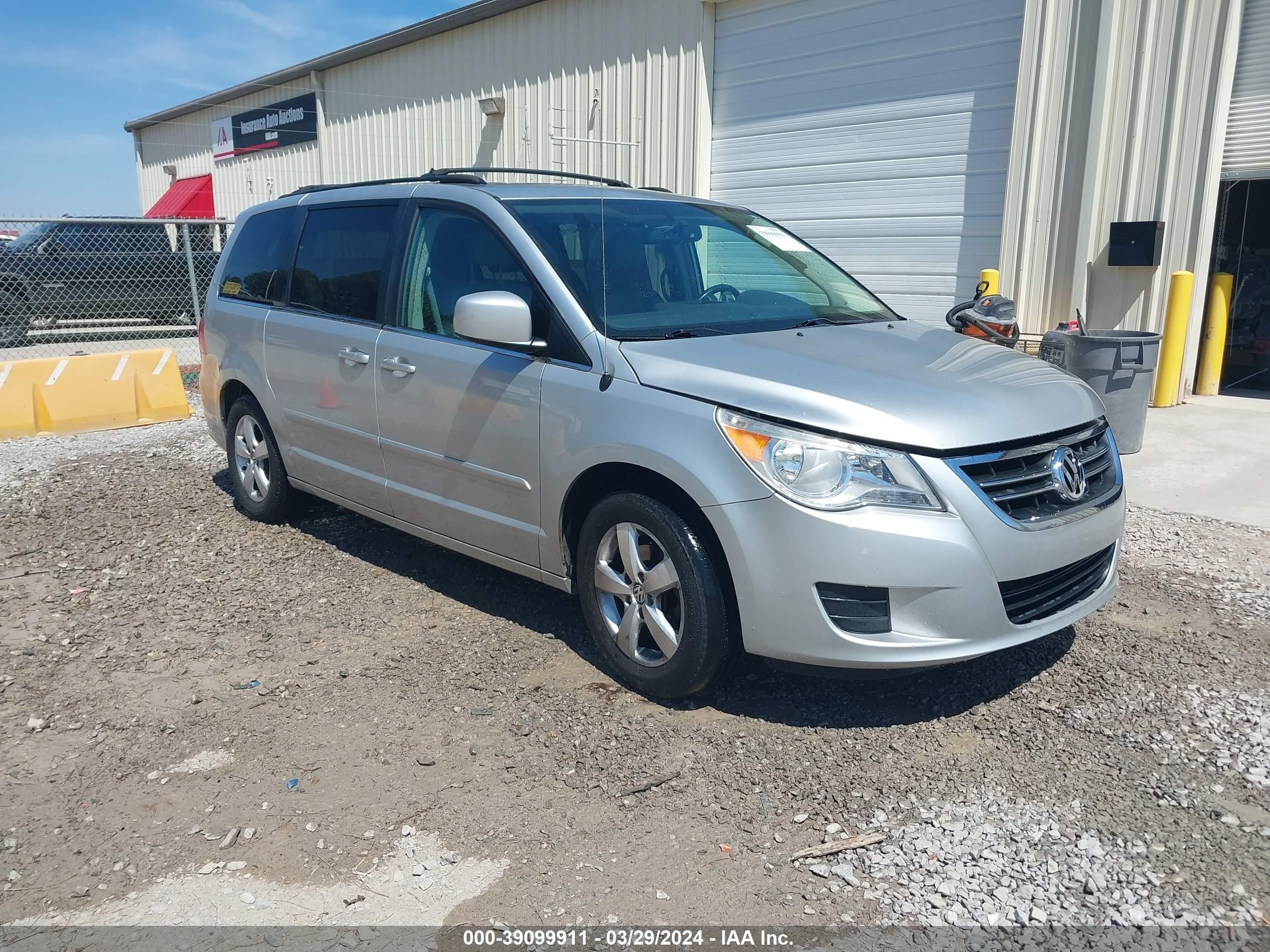 VOLKSWAGEN ROUTAN 2009 2v8hw54x89r543450