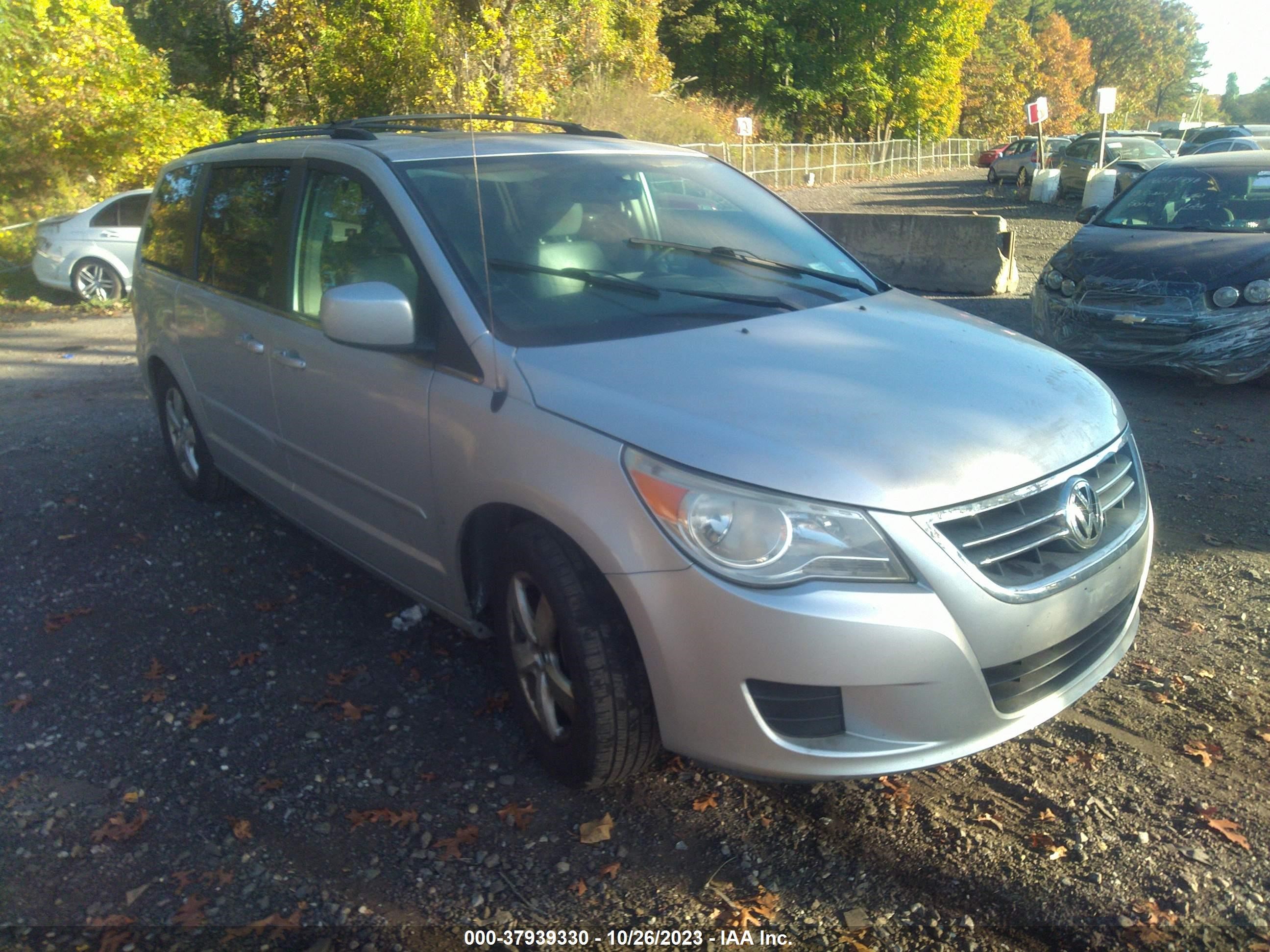 VOLKSWAGEN ROUTAN 2009 2v8hw54xx9r546320