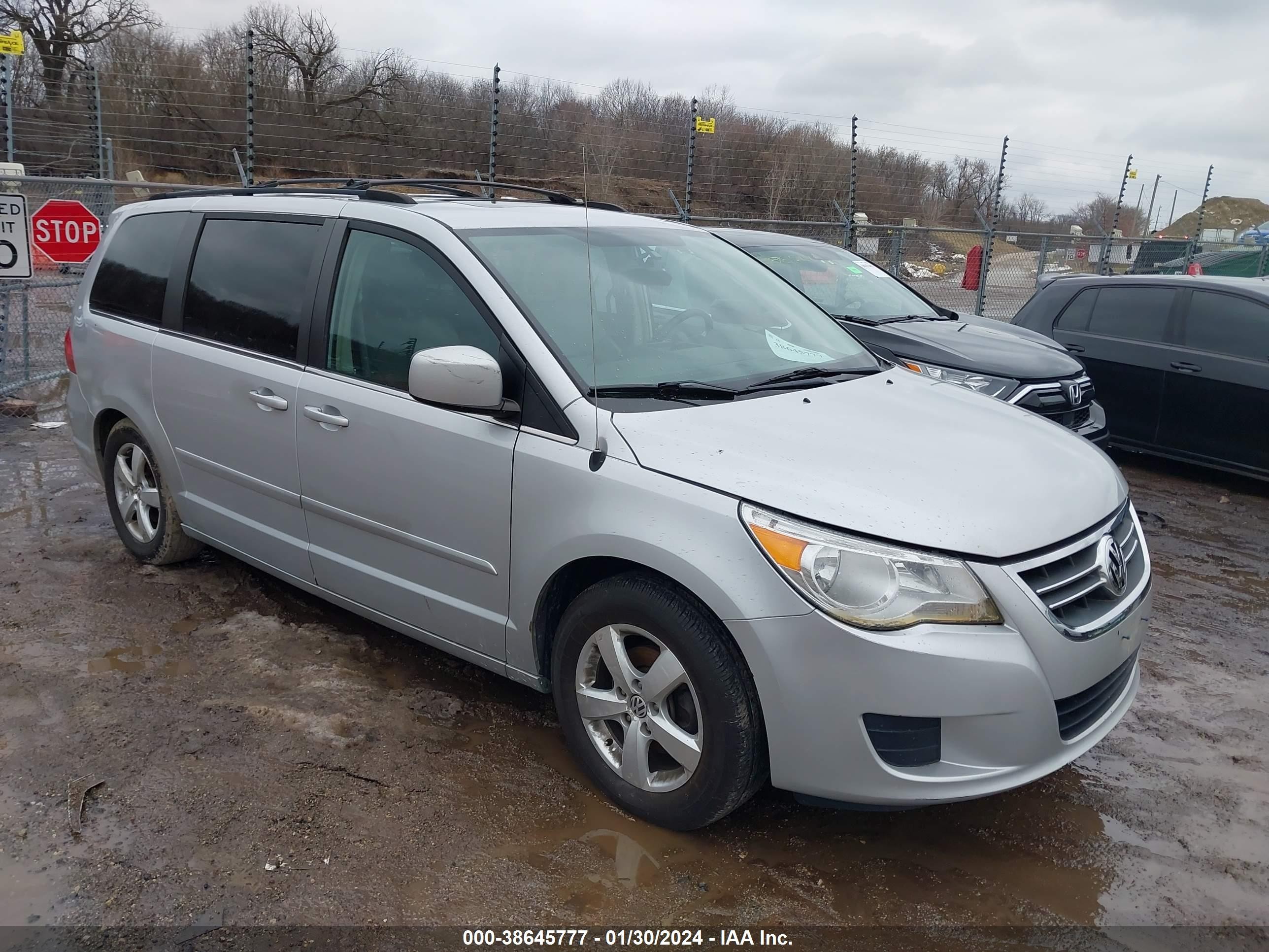 VOLKSWAGEN ROUTAN 2009 2v8hw54xx9r550089