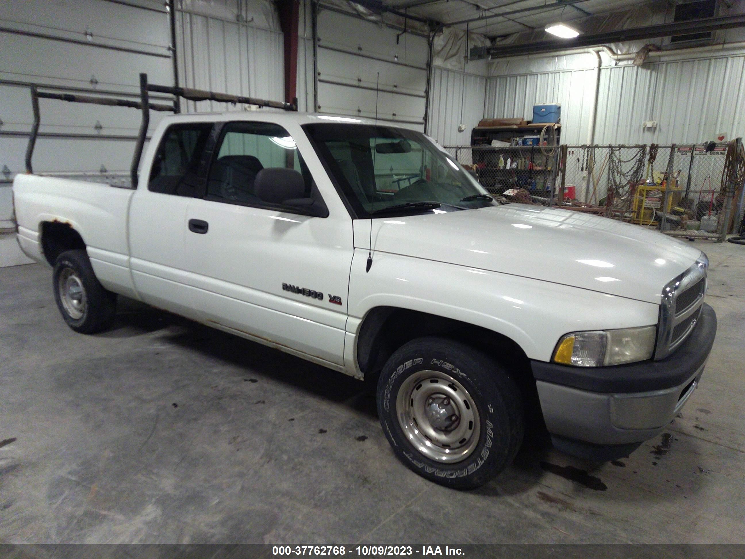 DODGE RAM 2000 3b7hc12y3yg163011