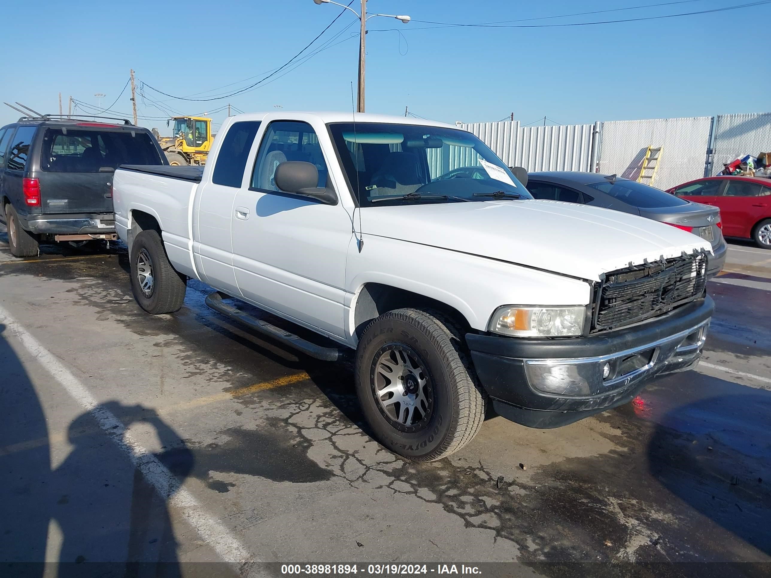 DODGE RAM 2000 3b7hc13z0yg117840