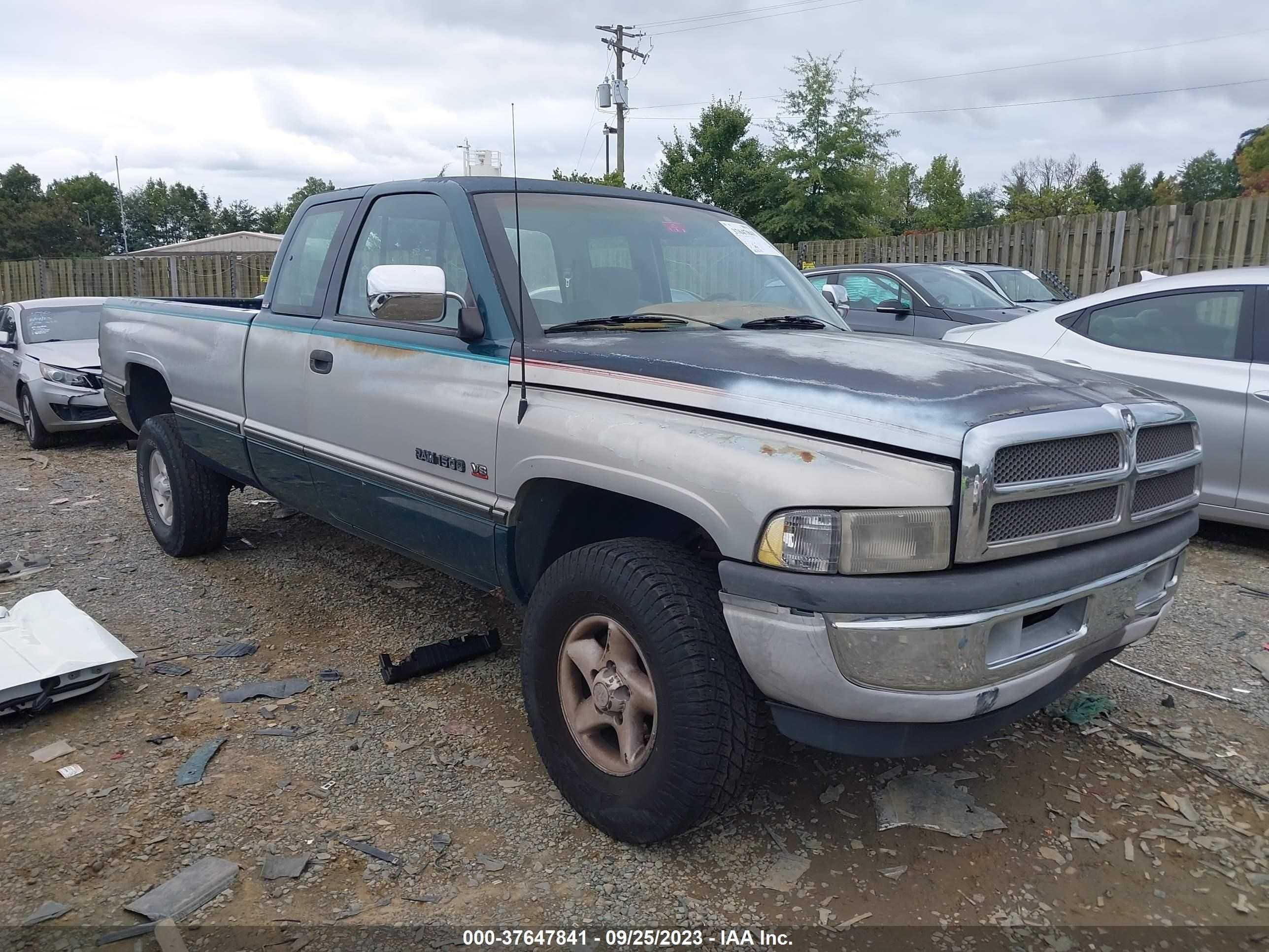 DODGE RAM 1996 3b7hf13z2tg188263